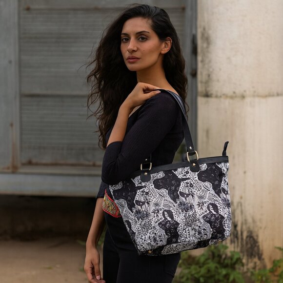 Ladies' Printed Fabric Combo –Tote Bag, Wallet,  Phone Wallet & Jewellery Case - Picture 7 of 8